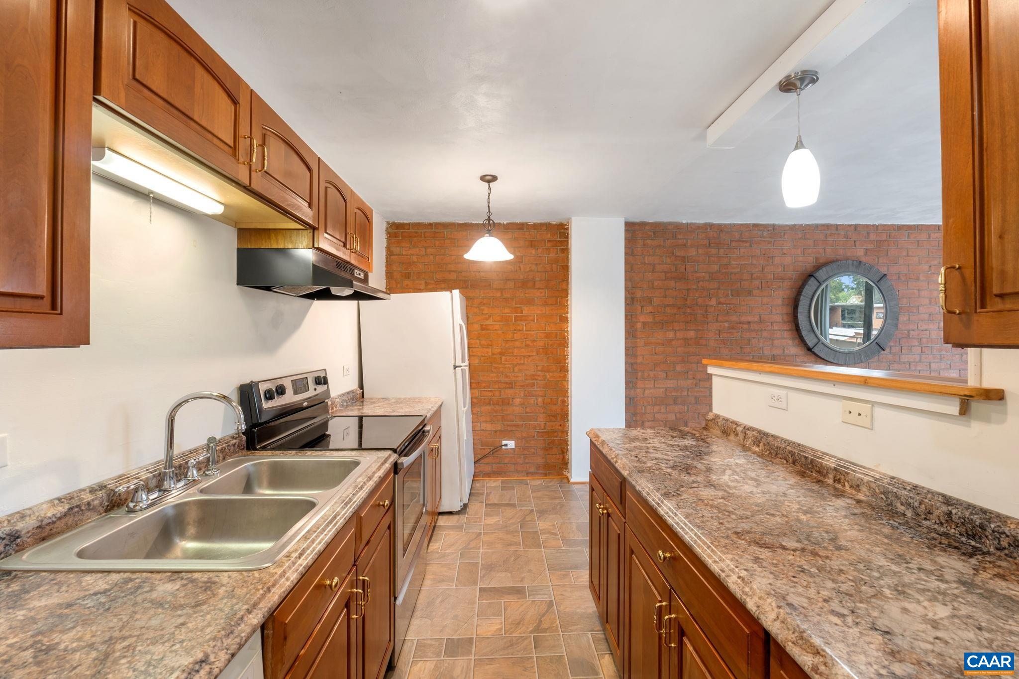 1800 JEFFERSON PARK AVE Unit: 302