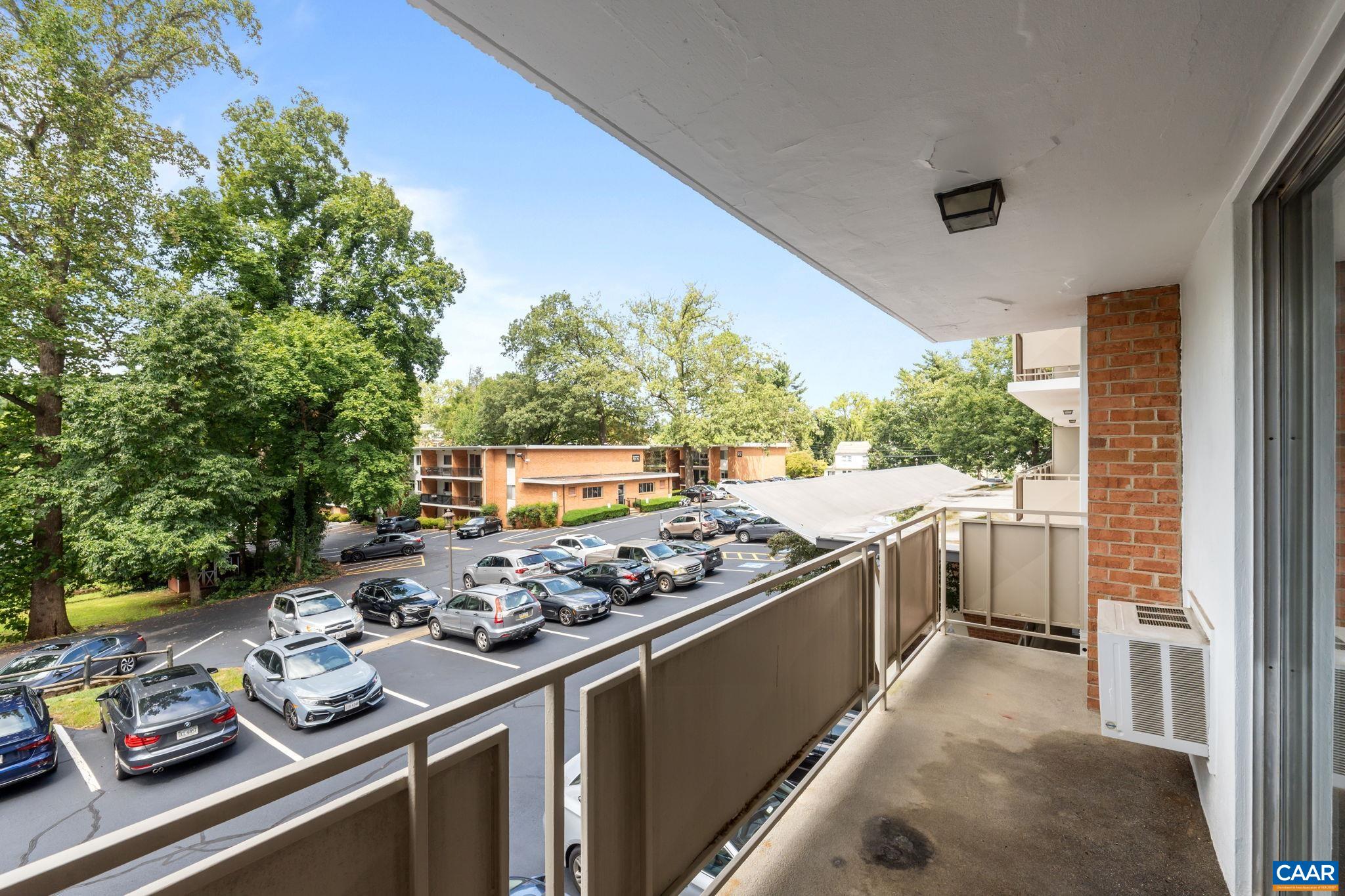 1800 JEFFERSON PARK AVE Unit: 302