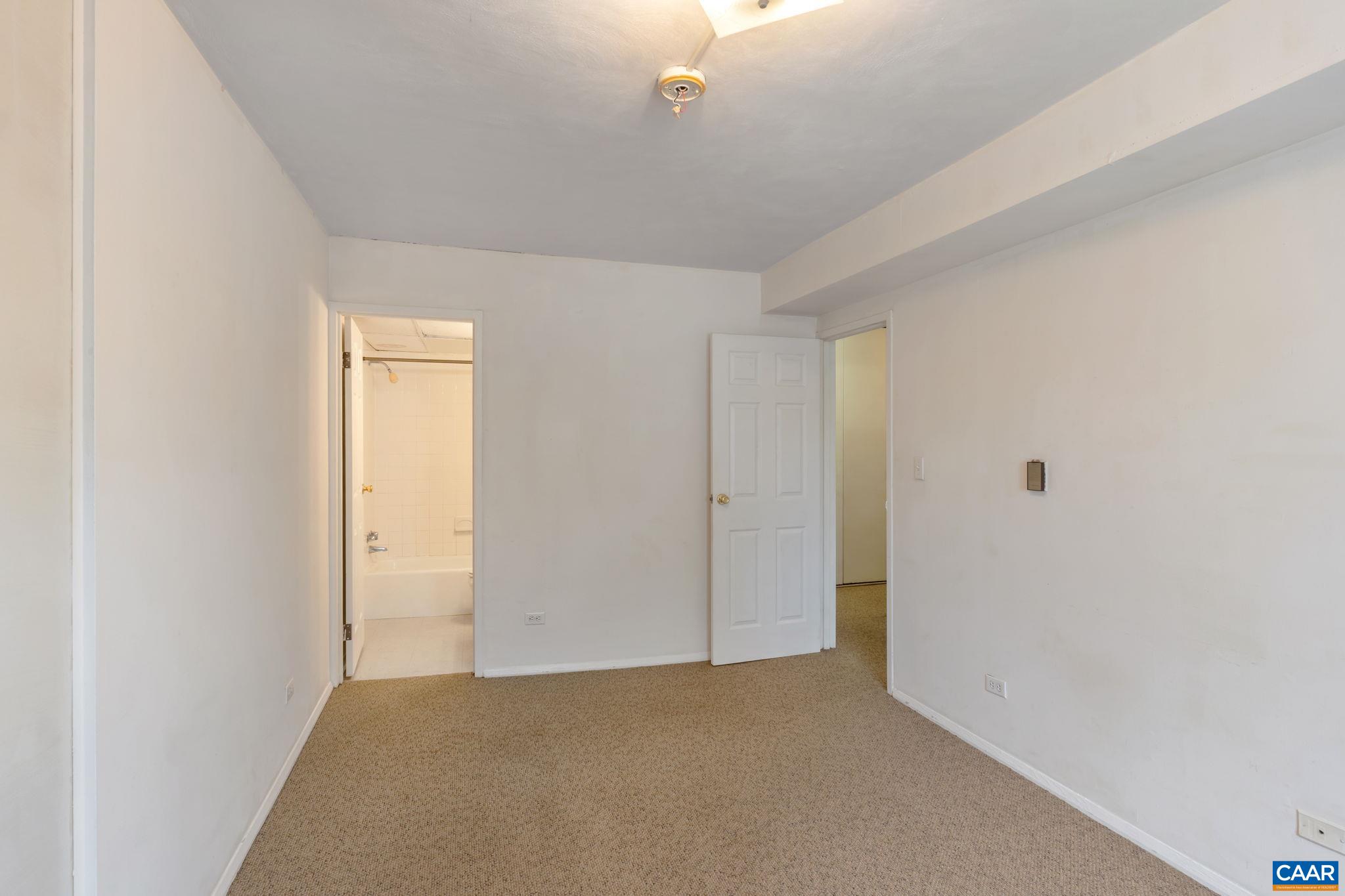 1800 JEFFERSON PARK AVE Unit: 302