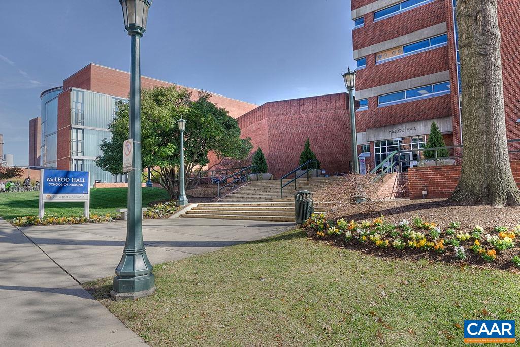 1800 JEFFERSON PARK AVE Unit: 302