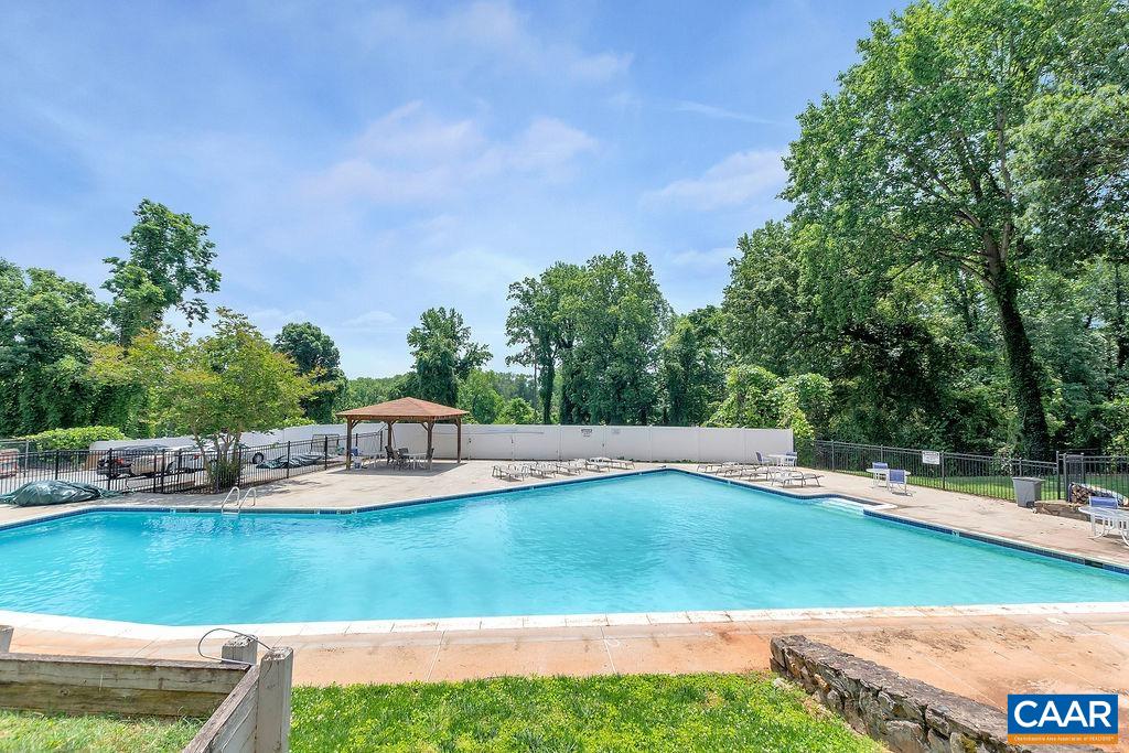 1800 JEFFERSON PARK AVE Unit: 302