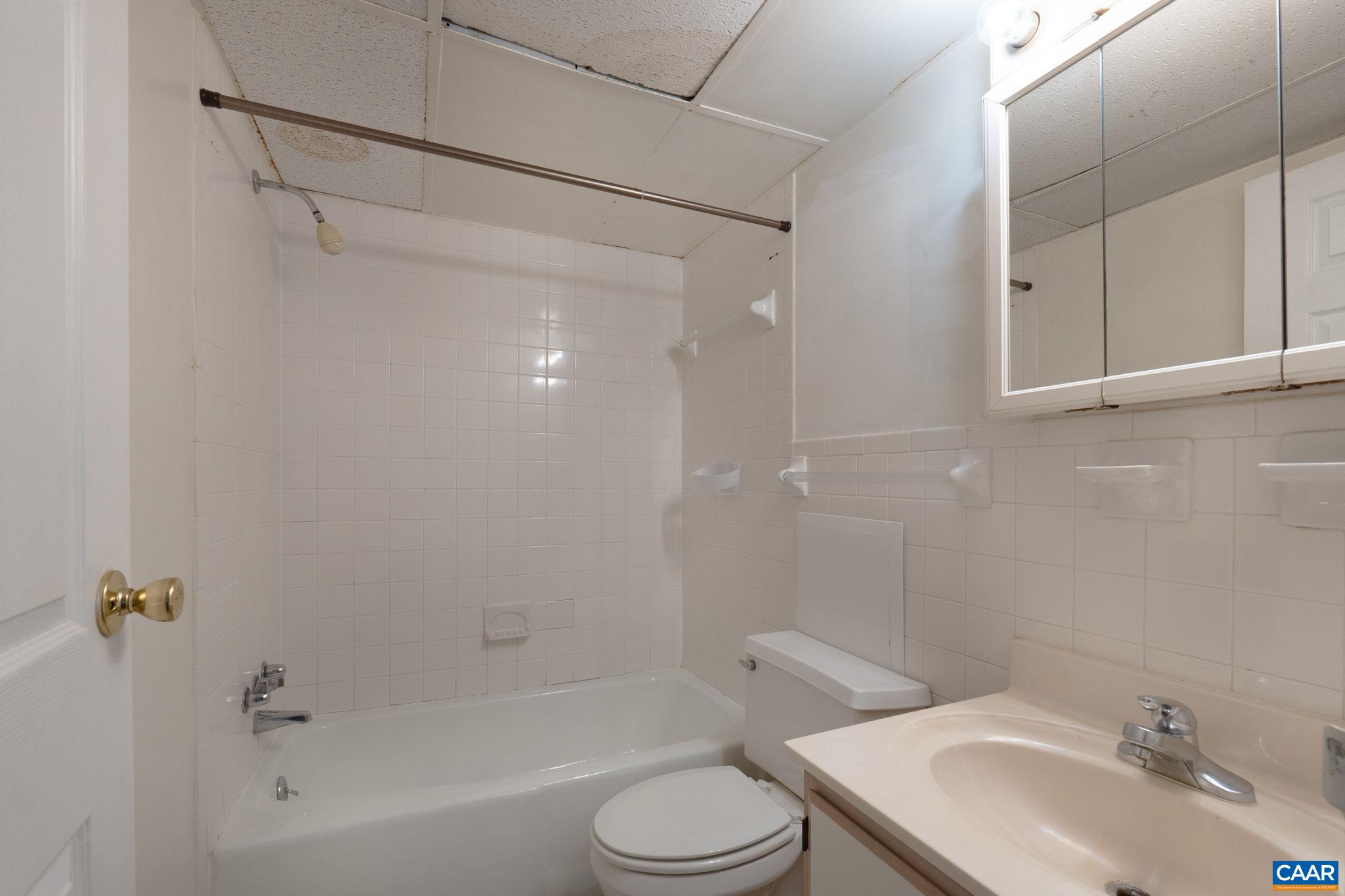 1800 JEFFERSON PARK AVE Unit: 302