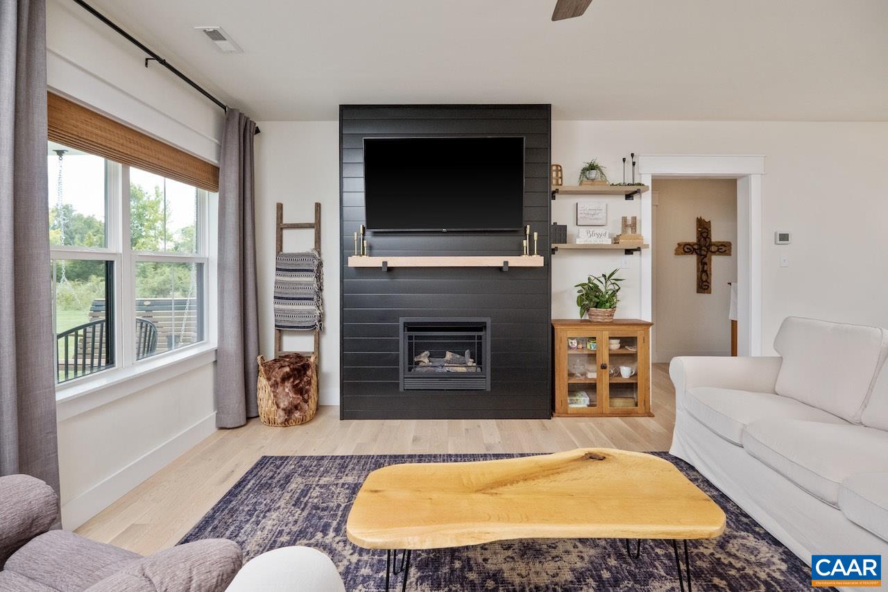 7115 ROCKFISH VALLEY HWY