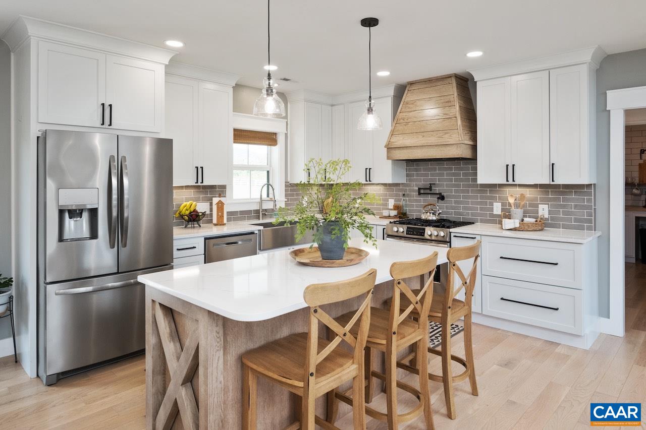 7115 ROCKFISH VALLEY HWY