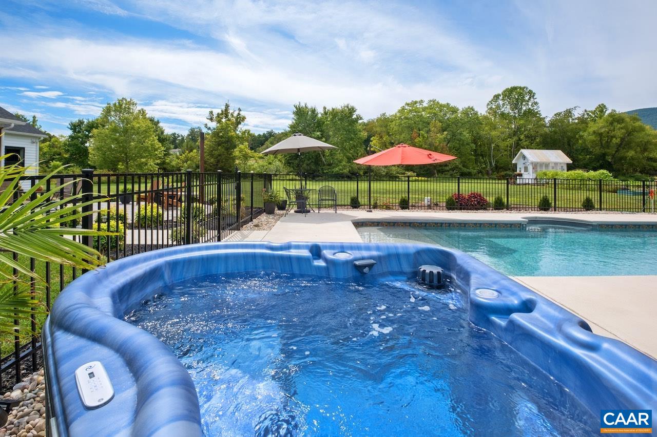 7115 ROCKFISH VALLEY HWY