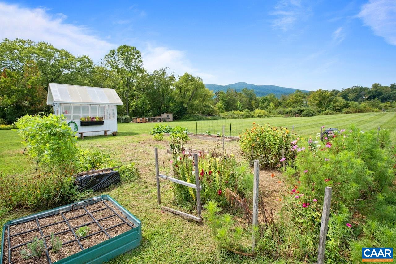 7115 ROCKFISH VALLEY HWY