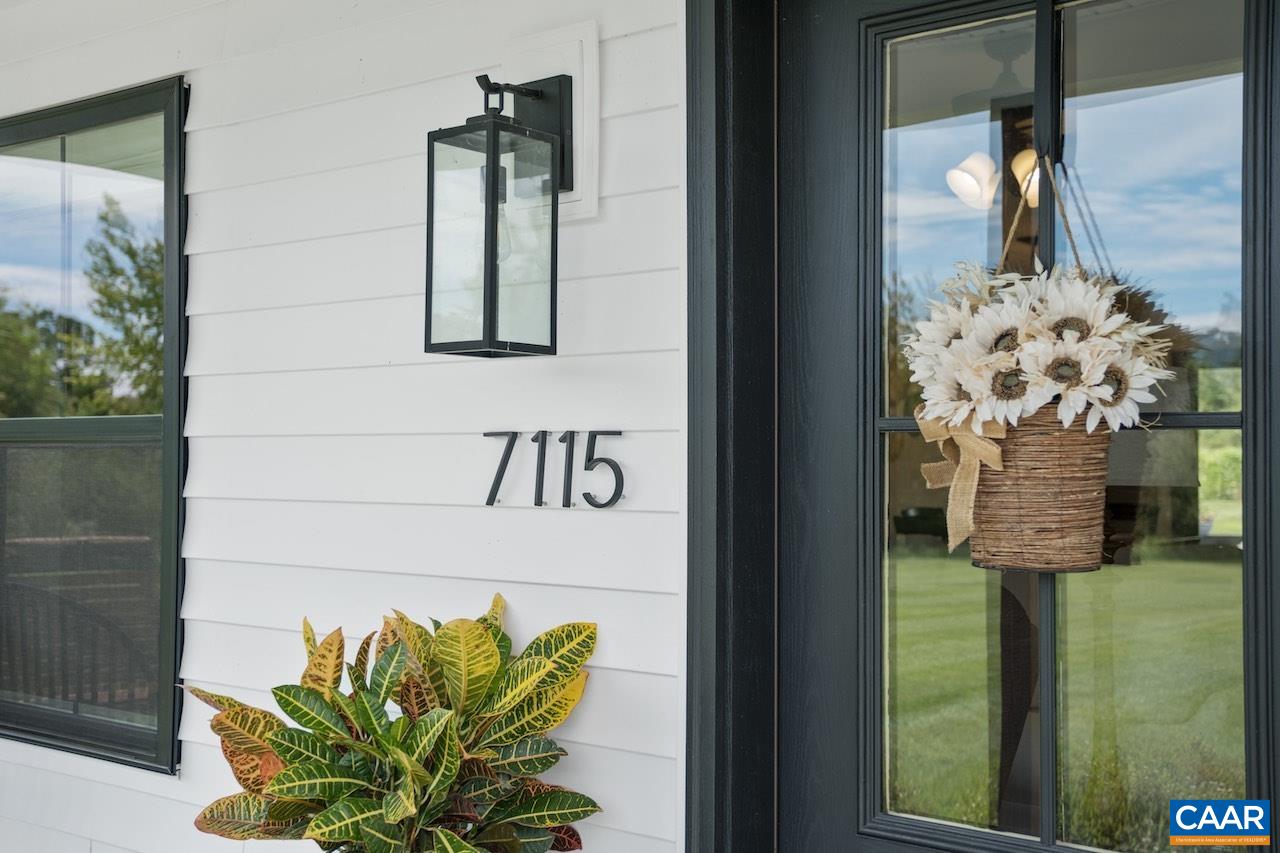 7115 ROCKFISH VALLEY HWY