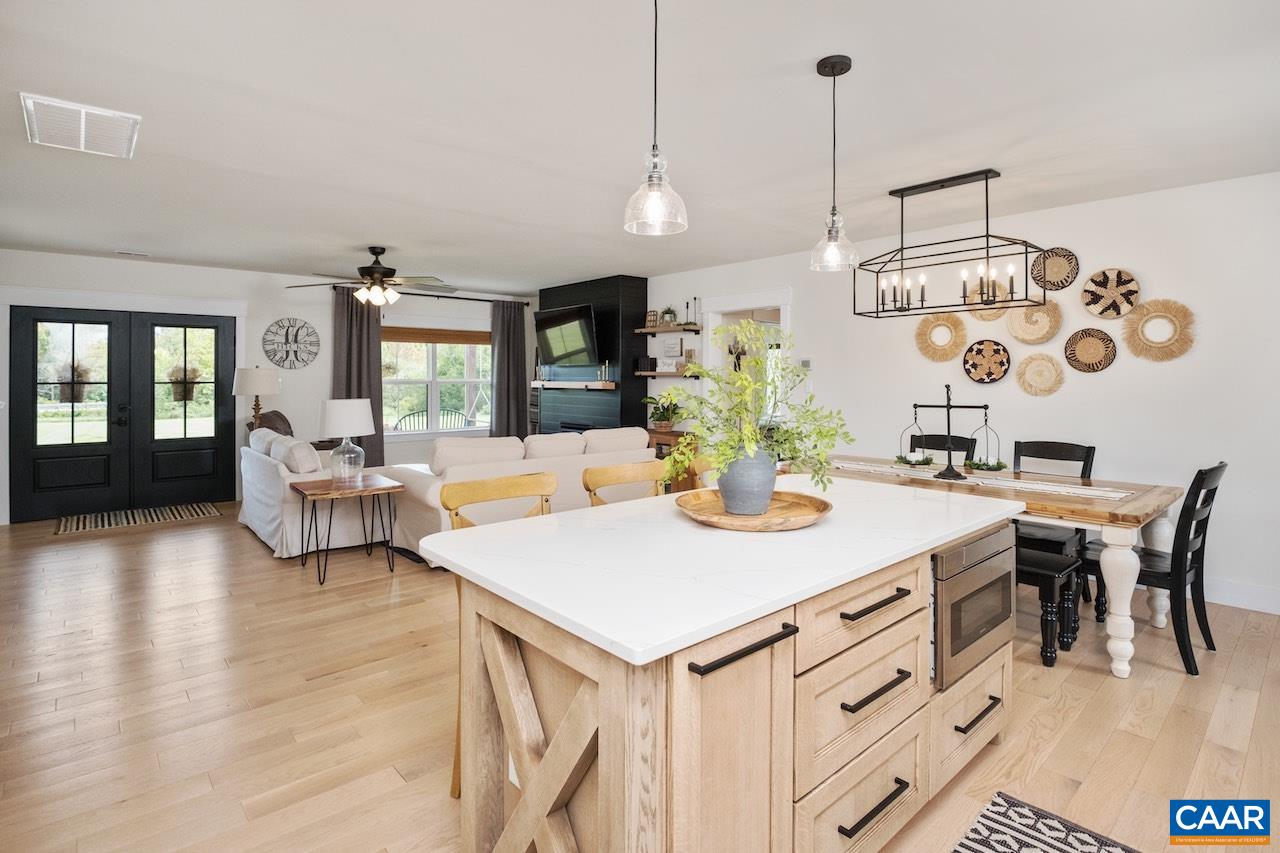 7115 ROCKFISH VALLEY HWY