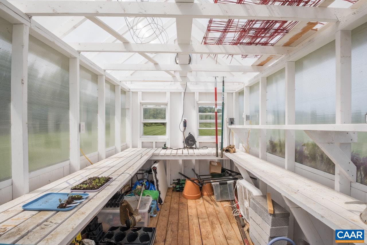 7115 ROCKFISH VALLEY HWY