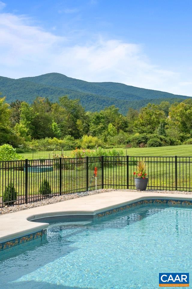 7115 ROCKFISH VALLEY HWY