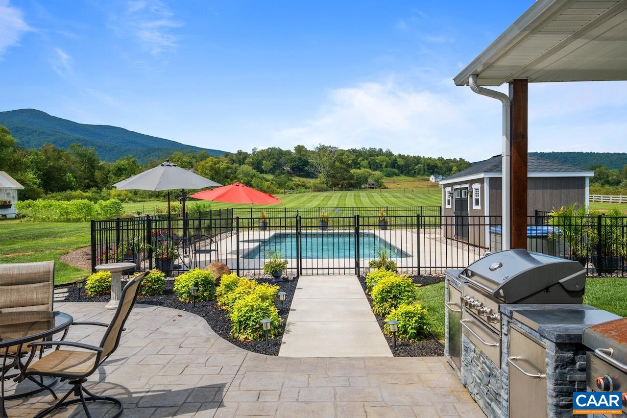 7115 ROCKFISH VALLEY HWY