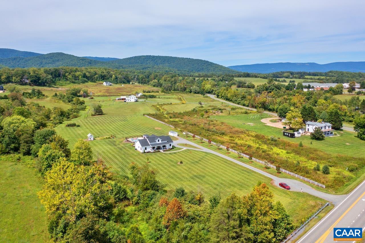 7115 ROCKFISH VALLEY HWY