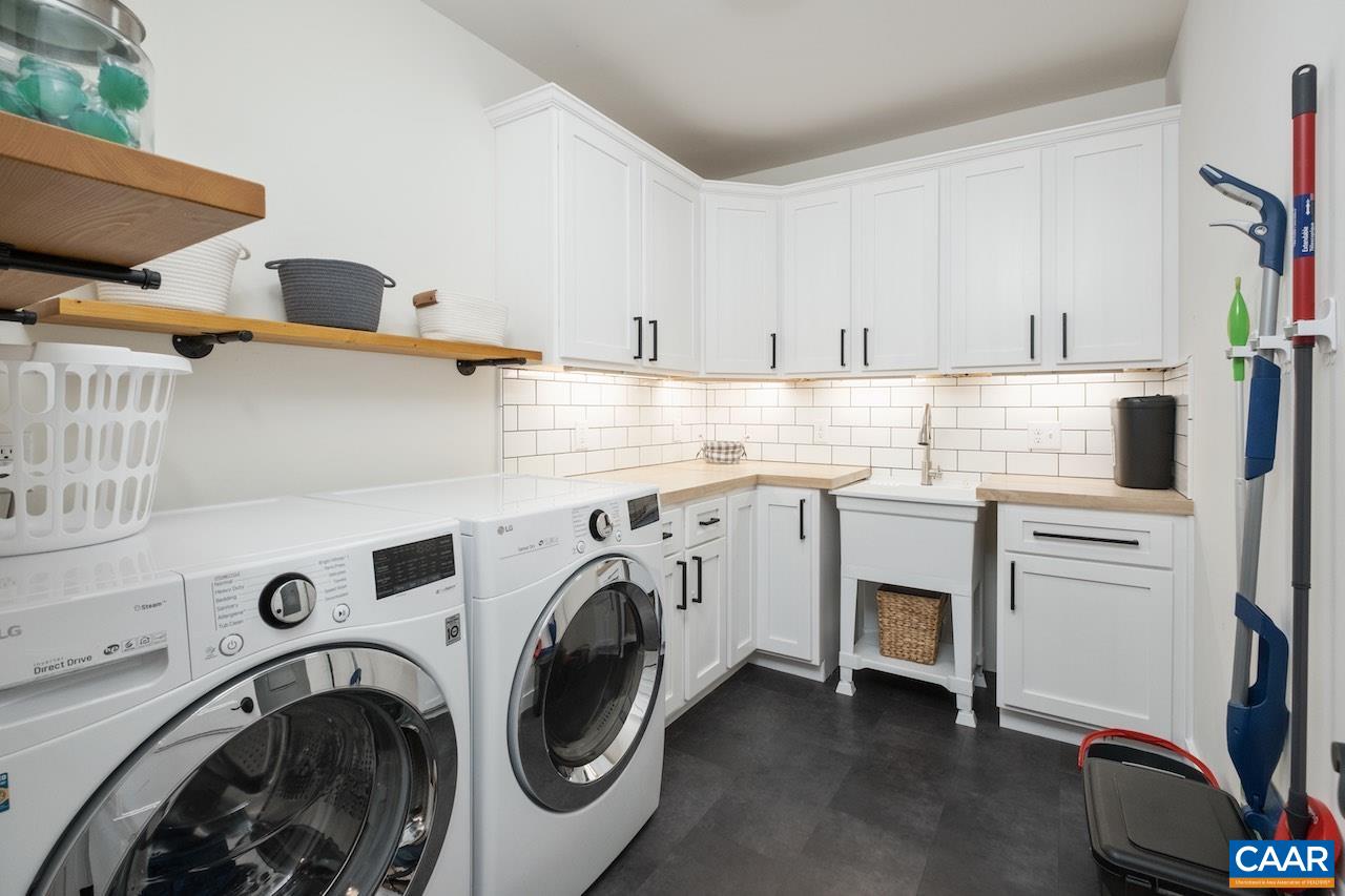 7115 ROCKFISH VALLEY HWY