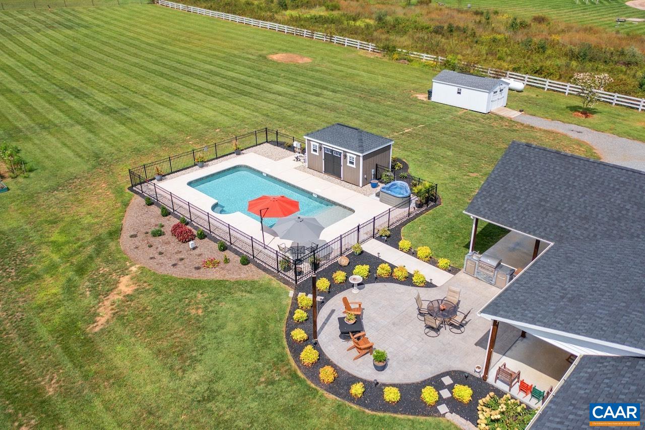 7115 ROCKFISH VALLEY HWY