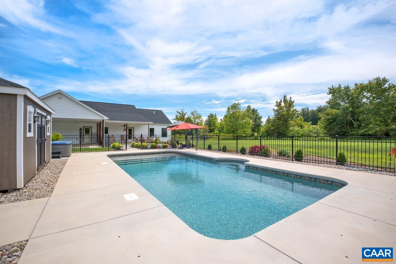 7115 ROCKFISH VALLEY HWY