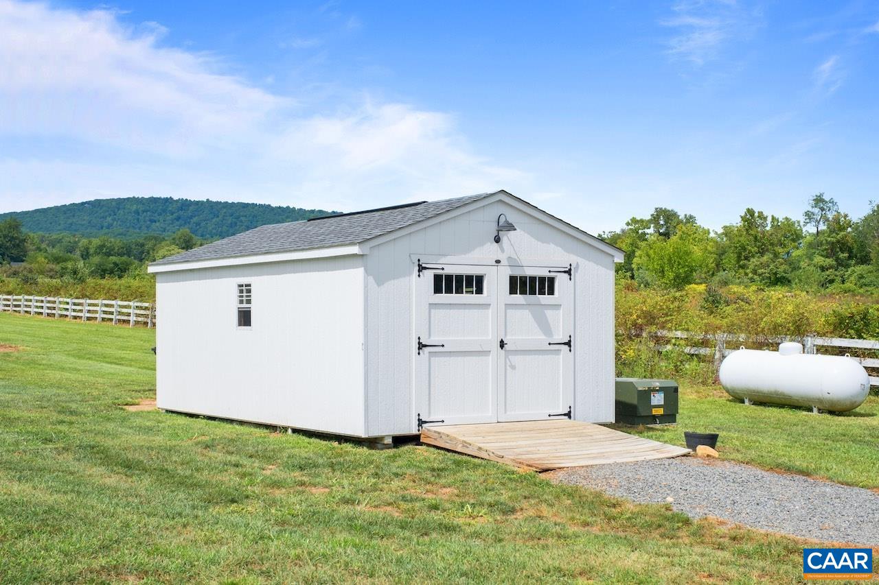 7115 ROCKFISH VALLEY HWY