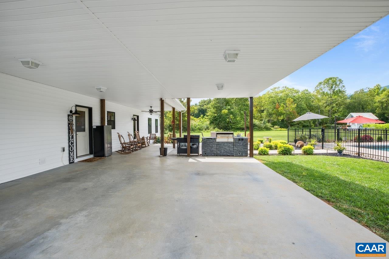 7115 ROCKFISH VALLEY HWY