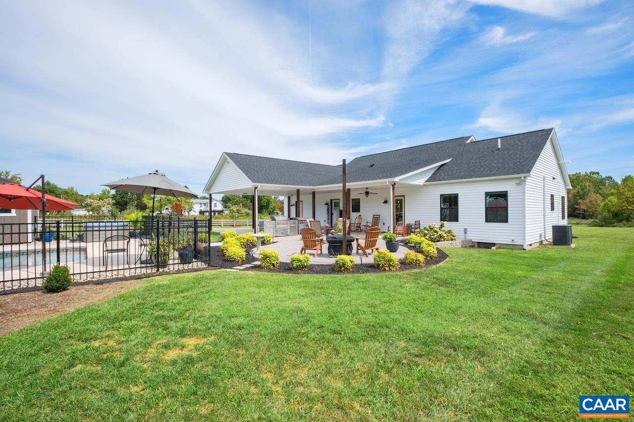 7115 ROCKFISH VALLEY HWY