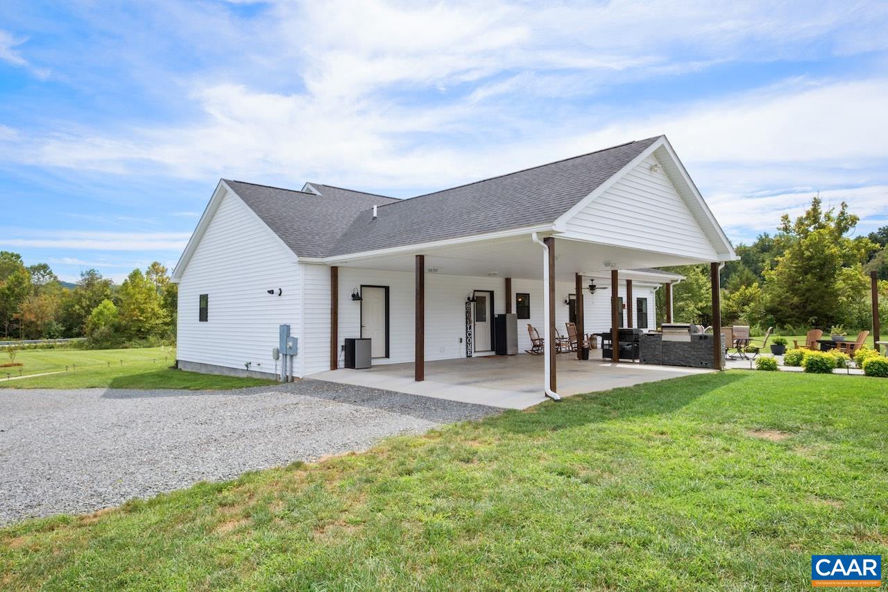 7115 ROCKFISH VALLEY HWY