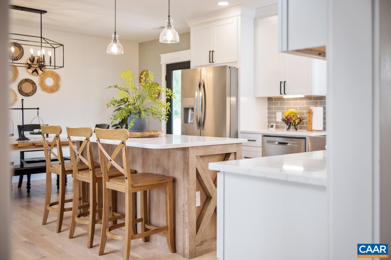 7115 ROCKFISH VALLEY HWY