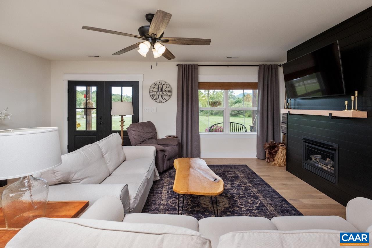 7115 ROCKFISH VALLEY HWY