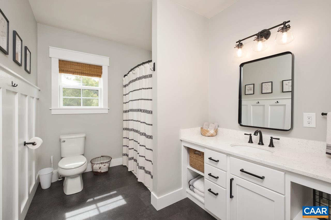 7115 ROCKFISH VALLEY HWY