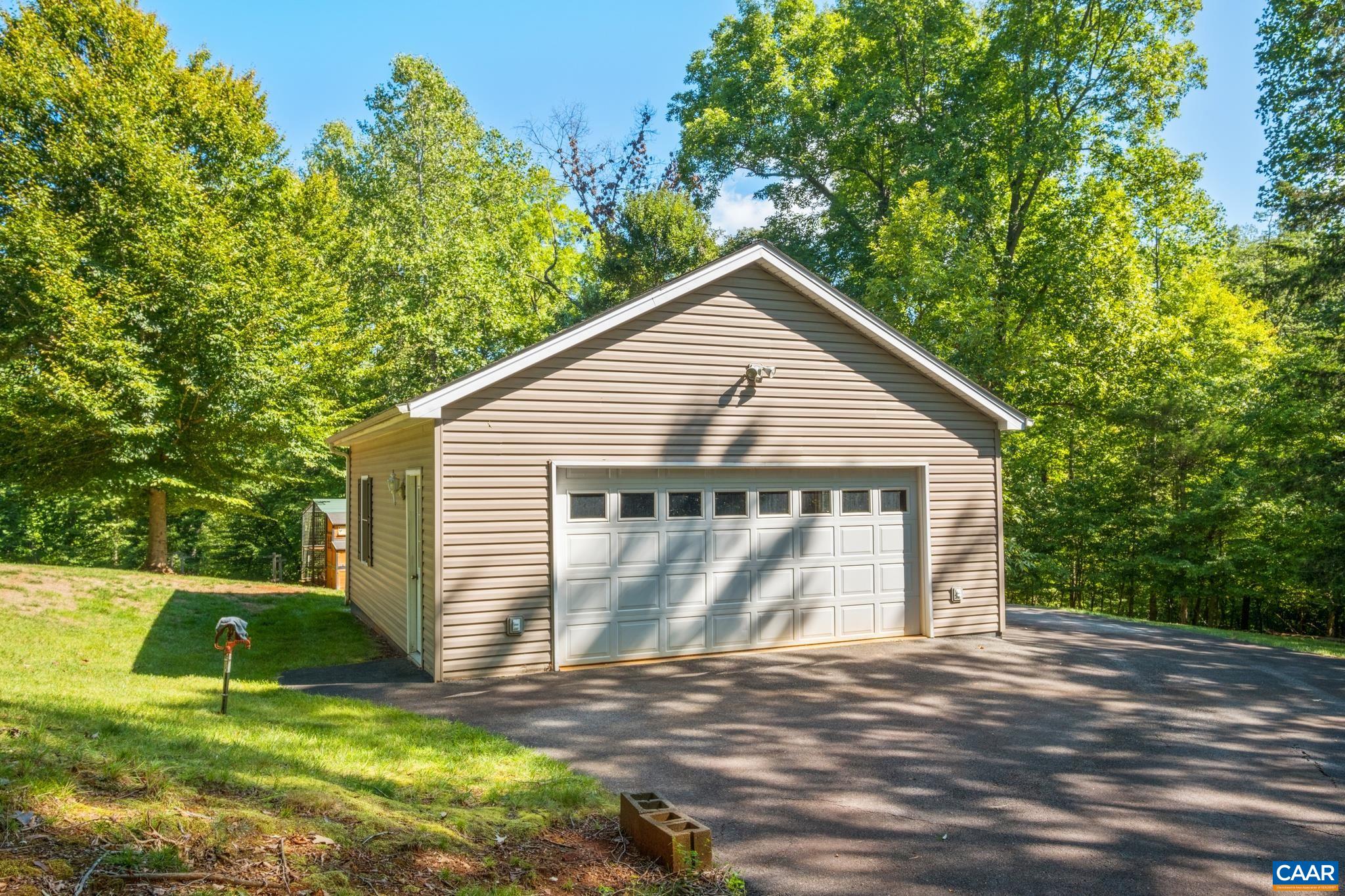 507 TRUSLOWS LN