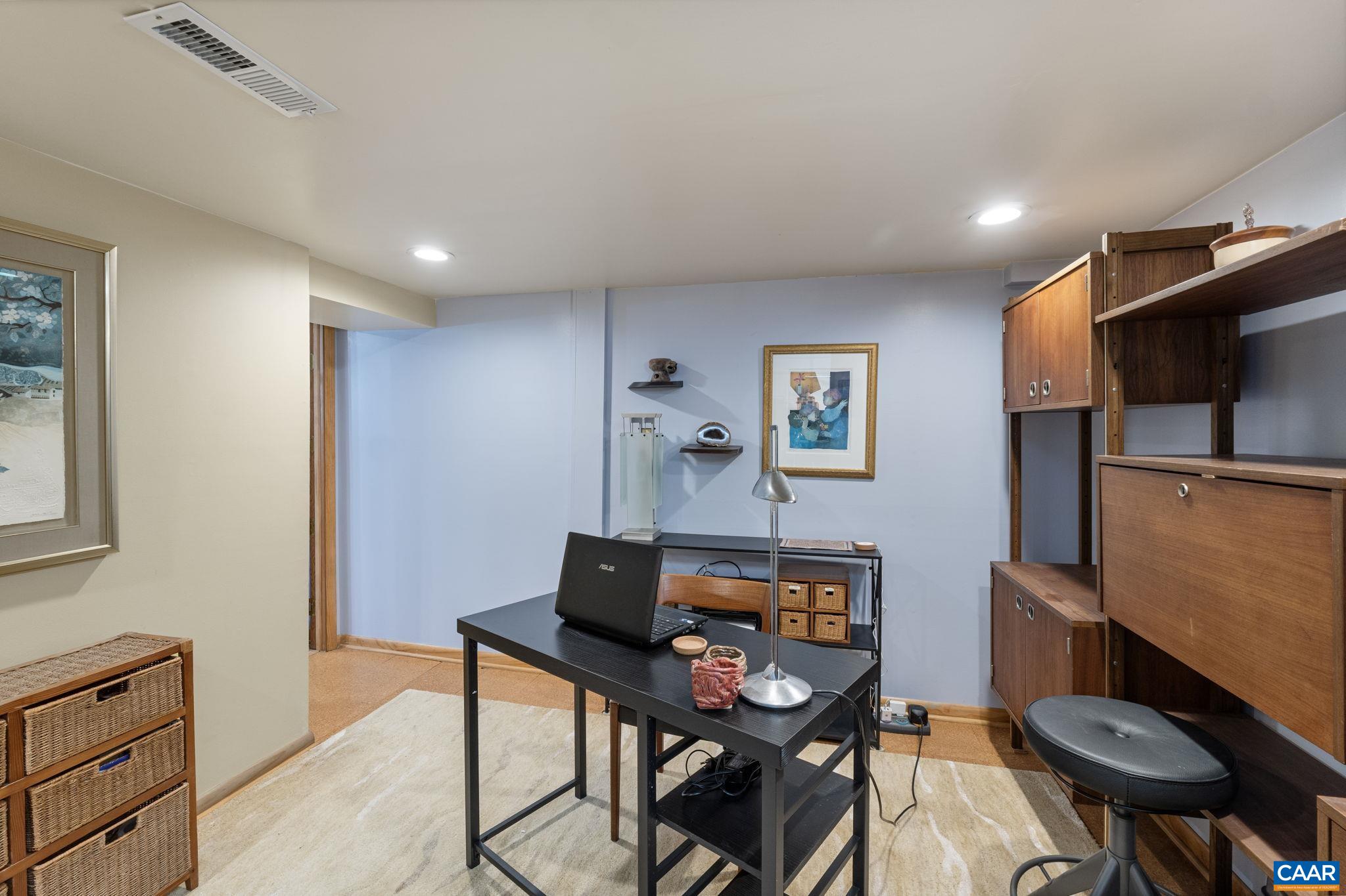 501 STONEHENGE AVE