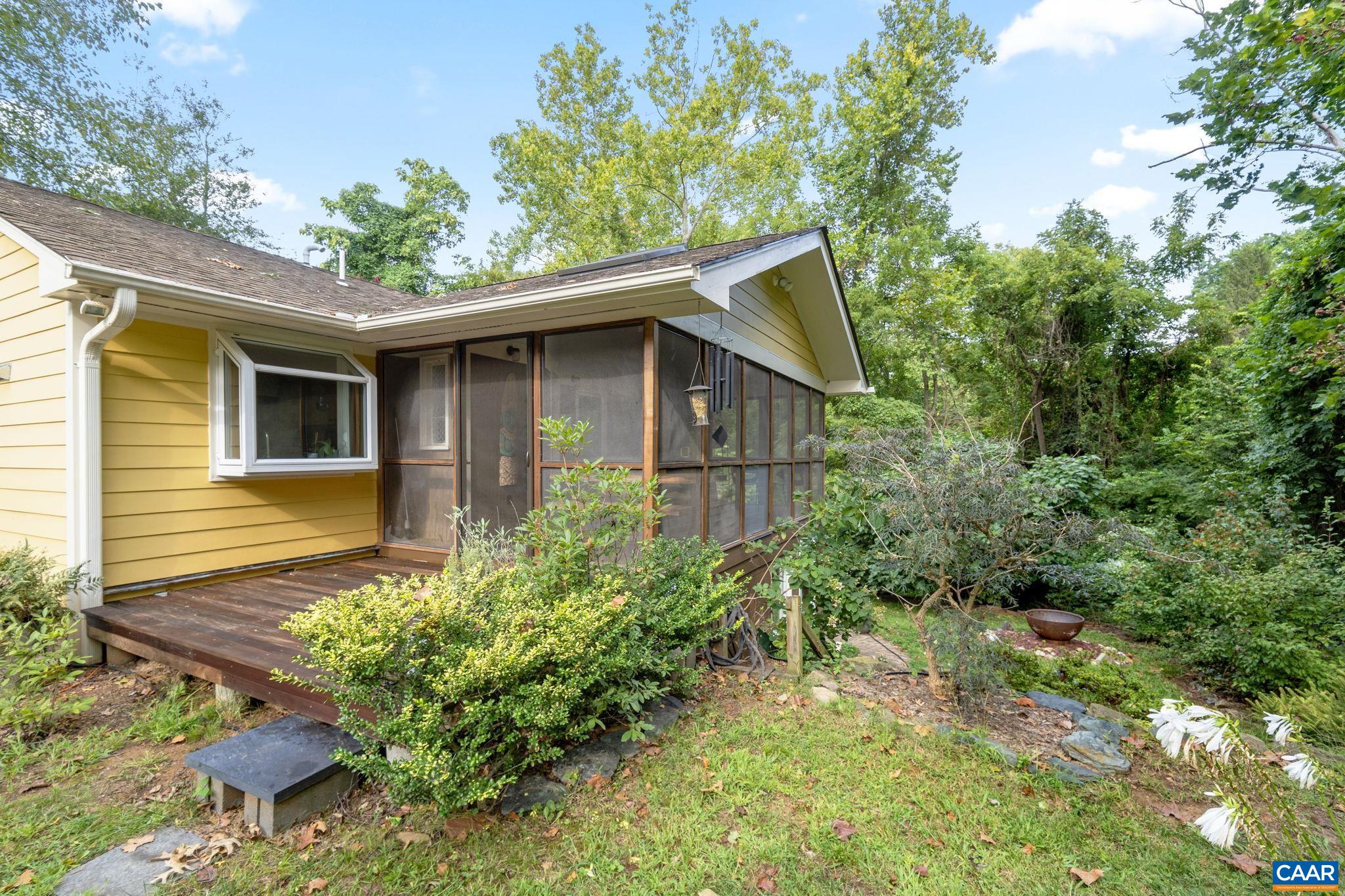 501 STONEHENGE AVE