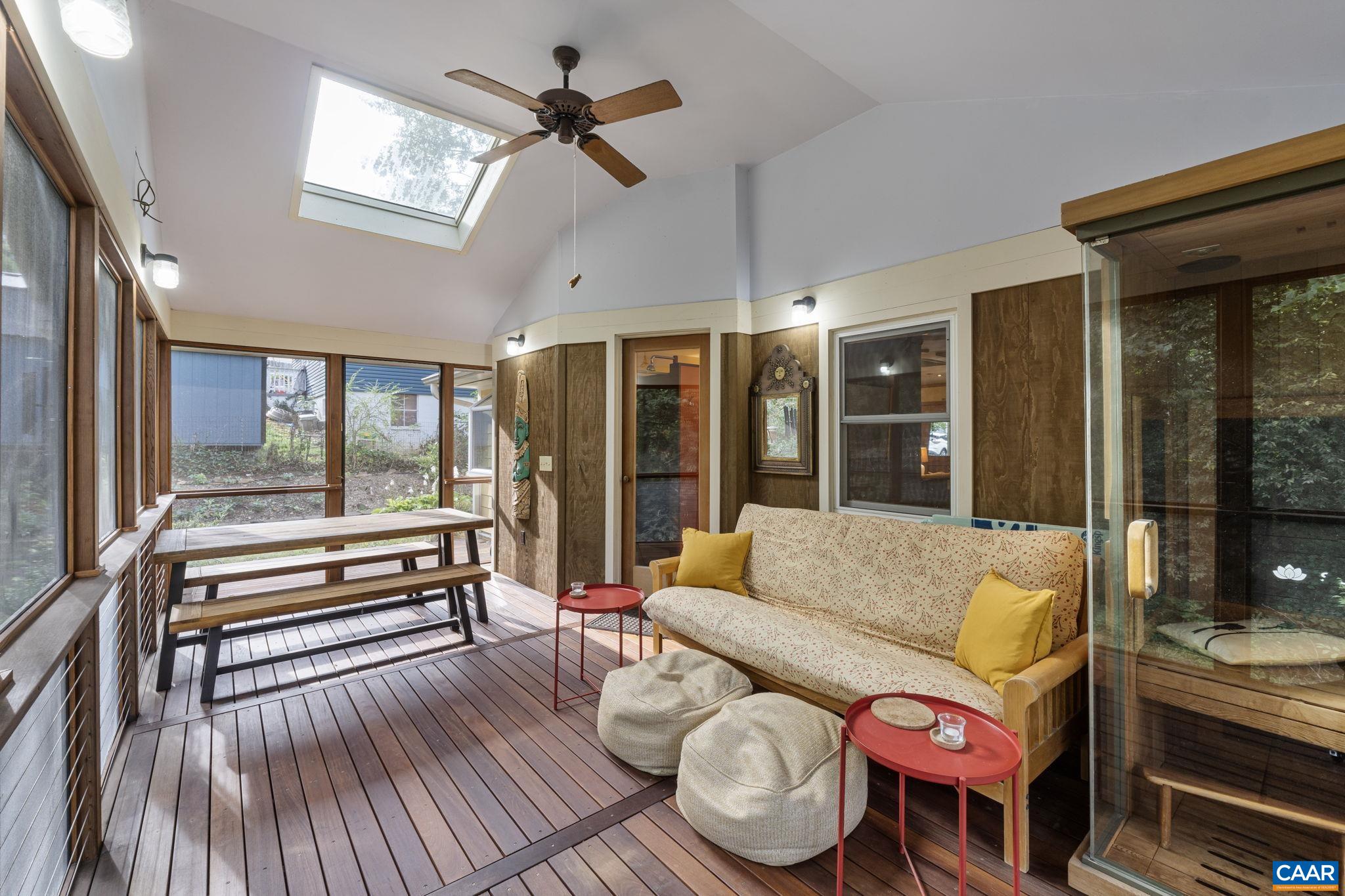 501 STONEHENGE AVE