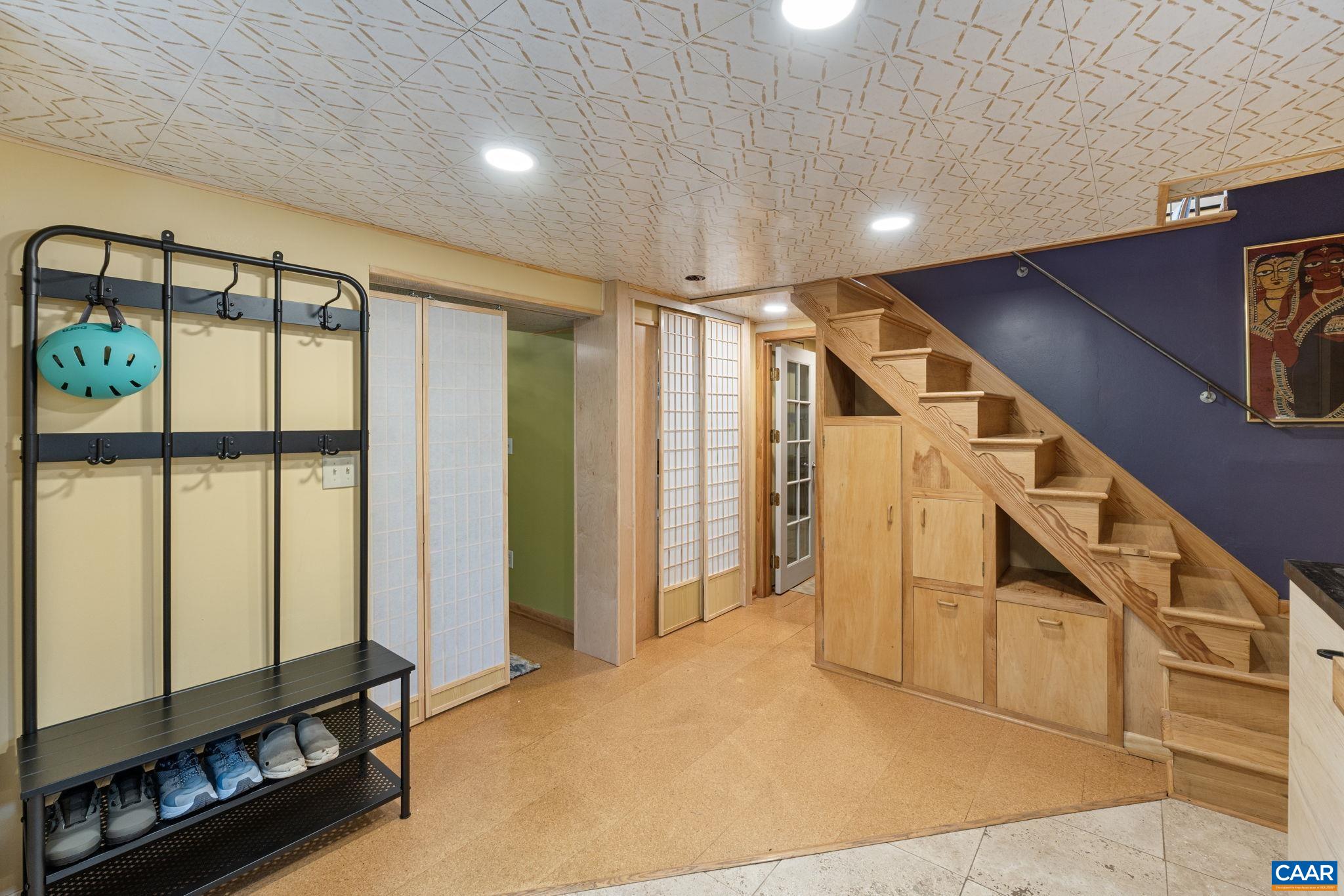 501 STONEHENGE AVE