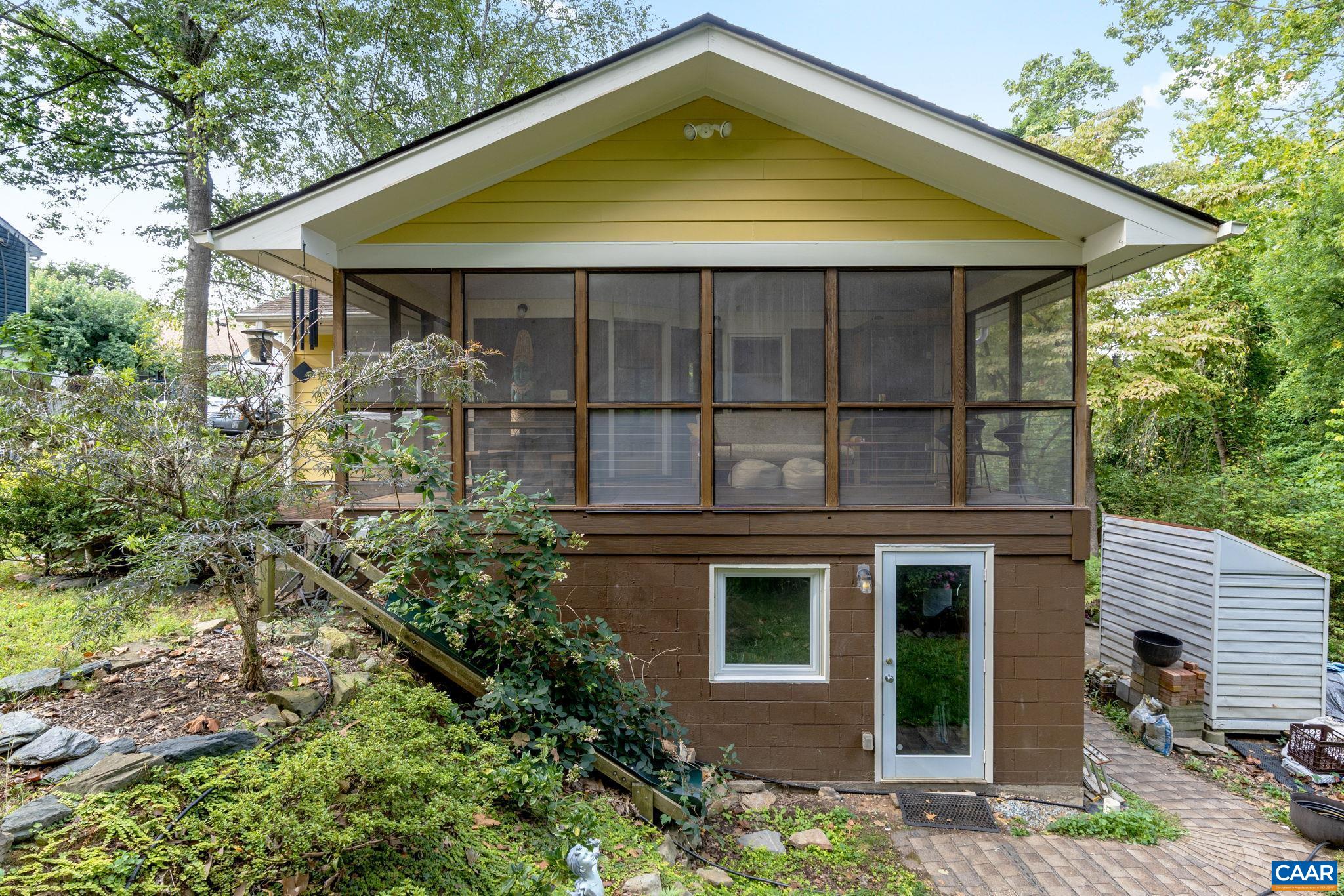 501 STONEHENGE AVE