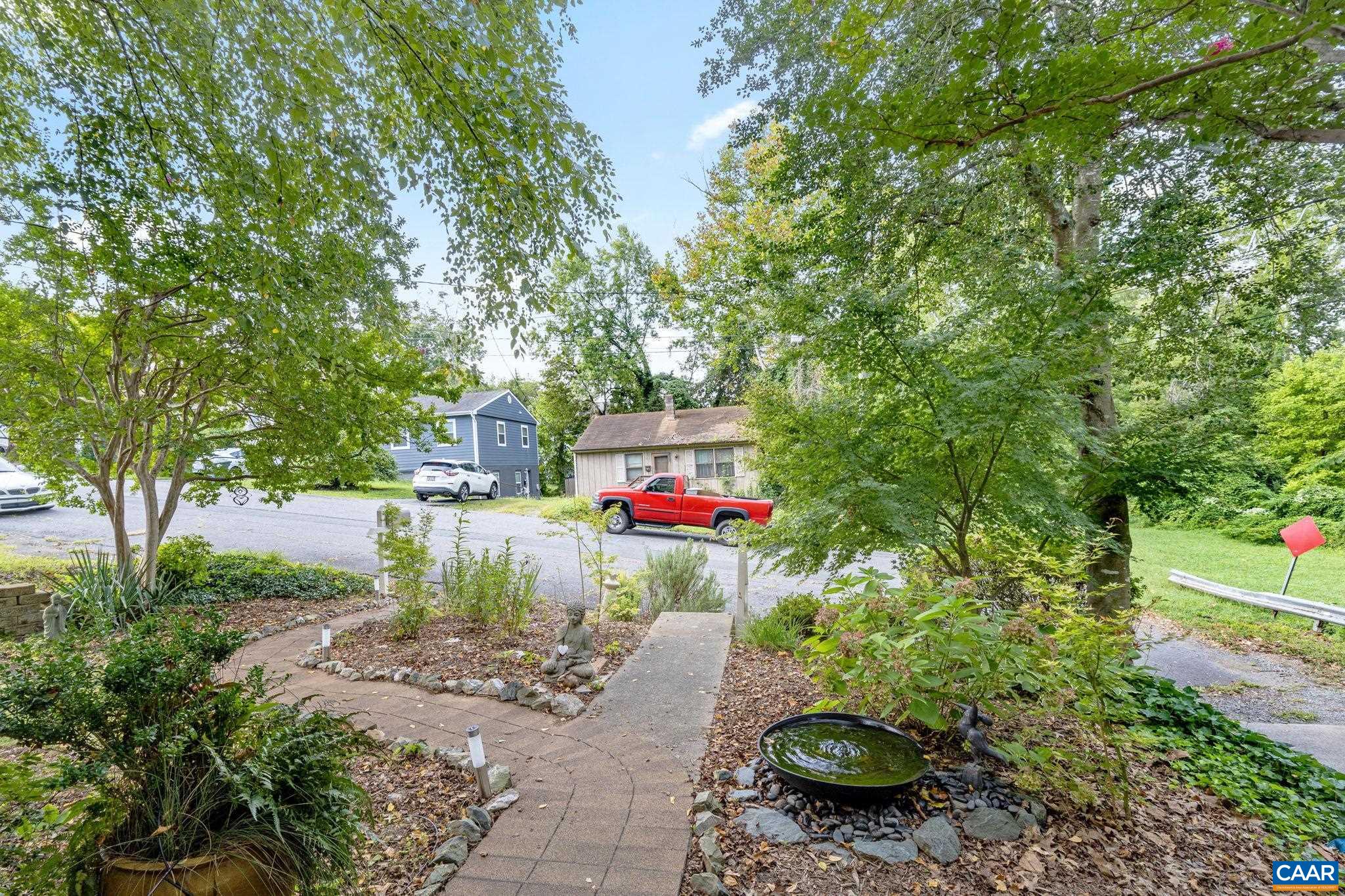 501 STONEHENGE AVE