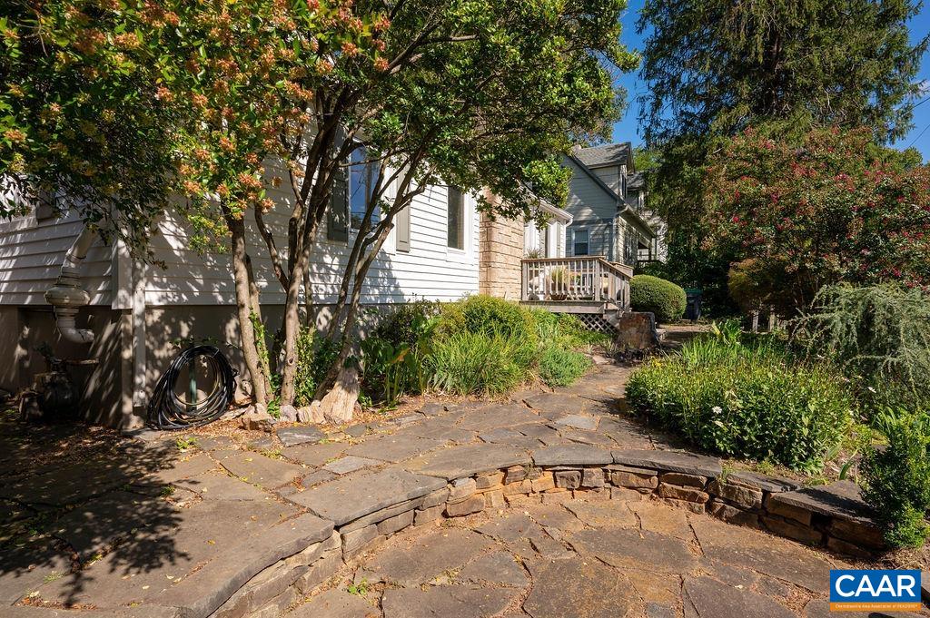 107 PERRY DR