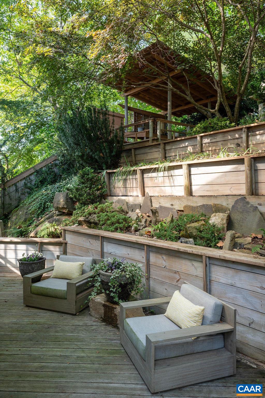 107 PERRY DR