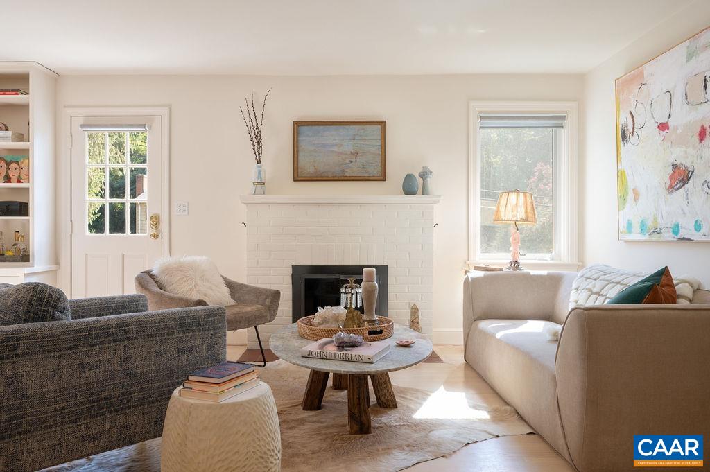 107 PERRY DR