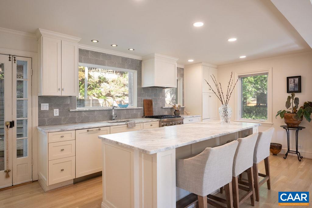 107 PERRY DR