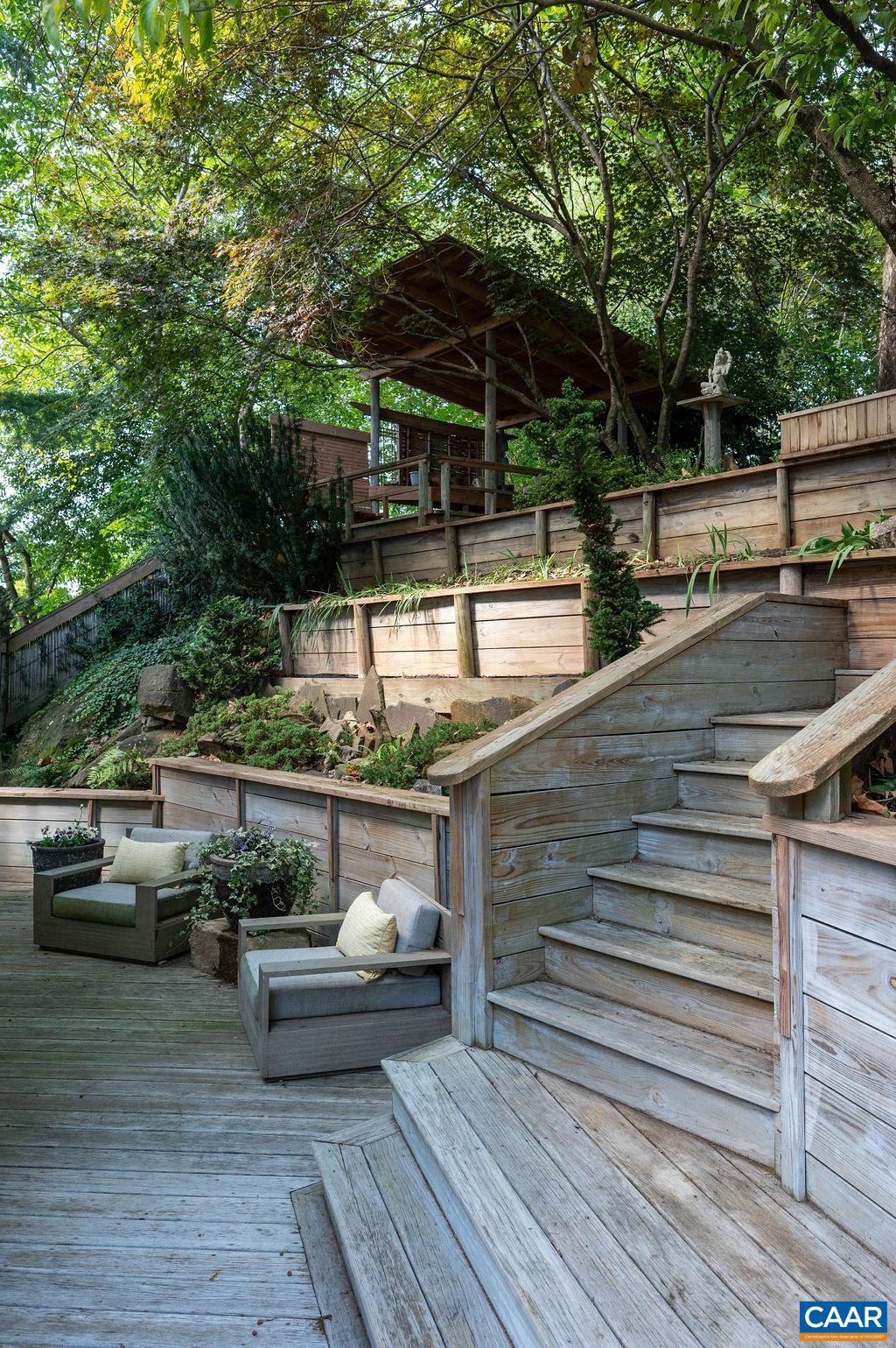 107 PERRY DR