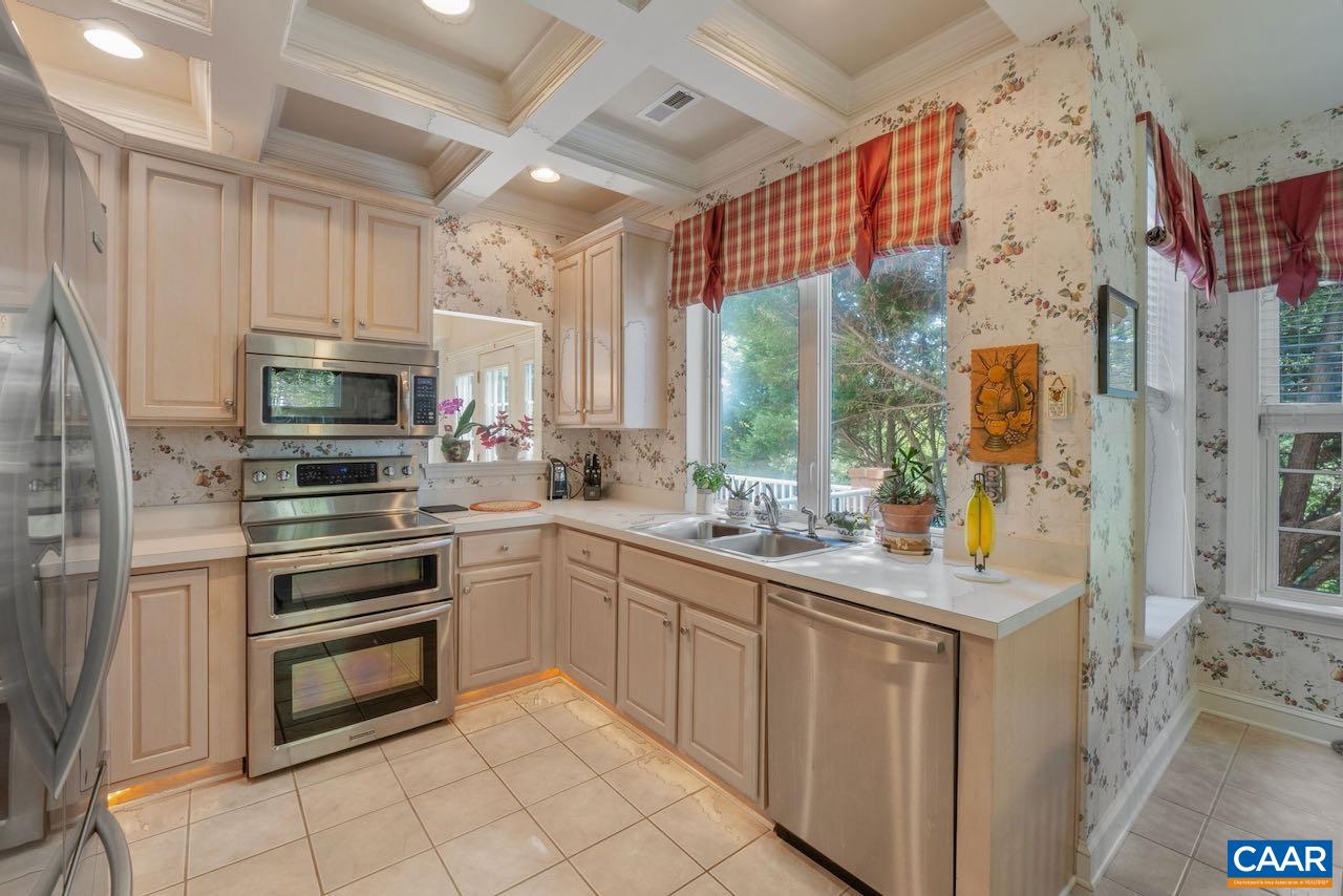 1102 COURTYARD DR