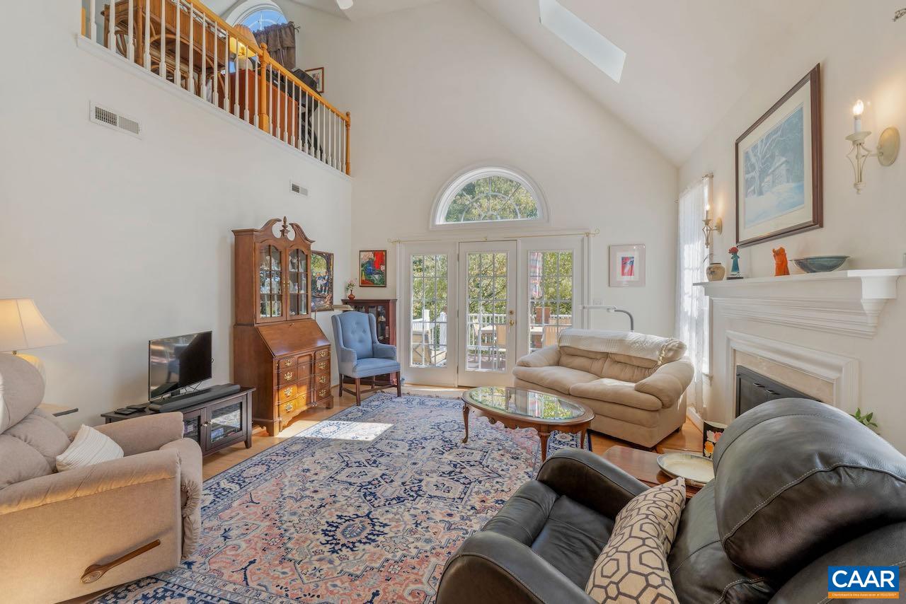 1102 COURTYARD DR