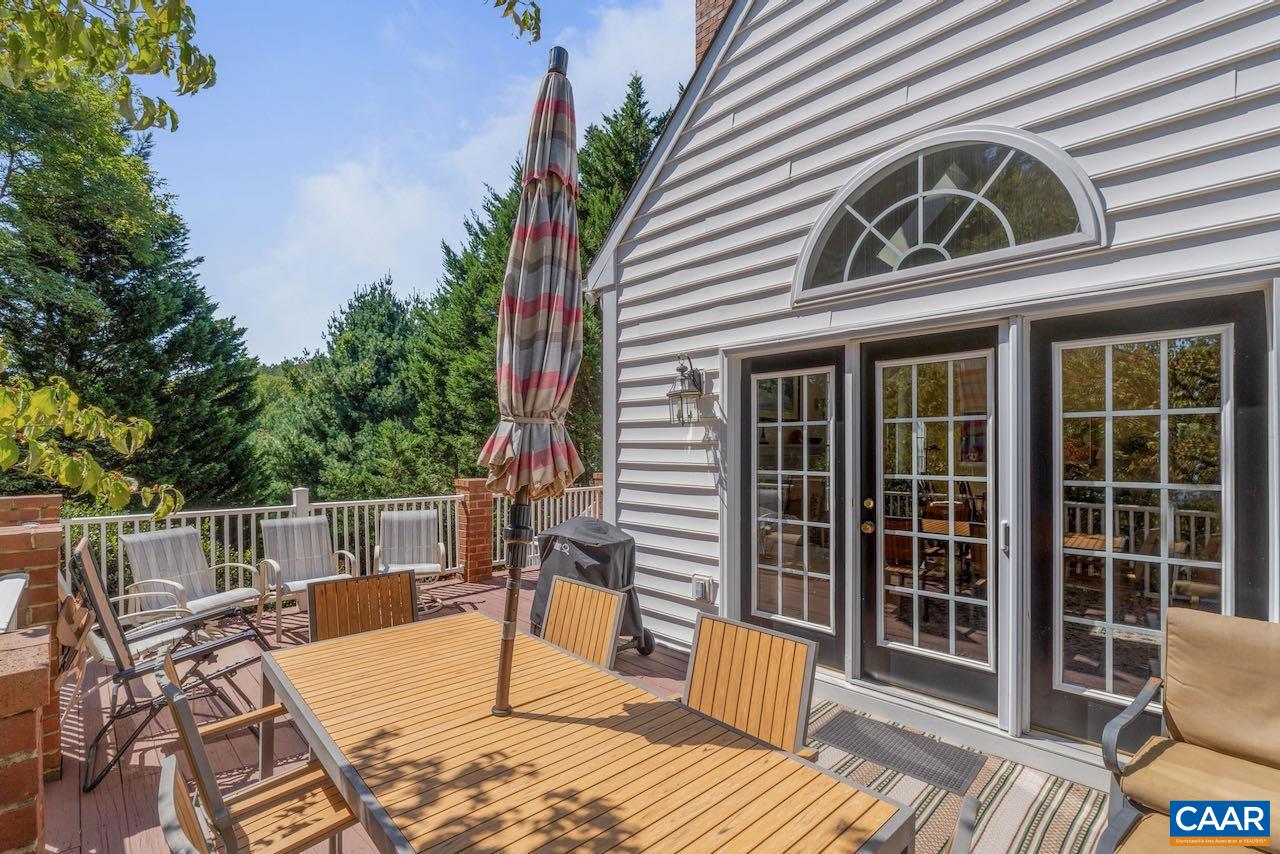 1102 COURTYARD DR
