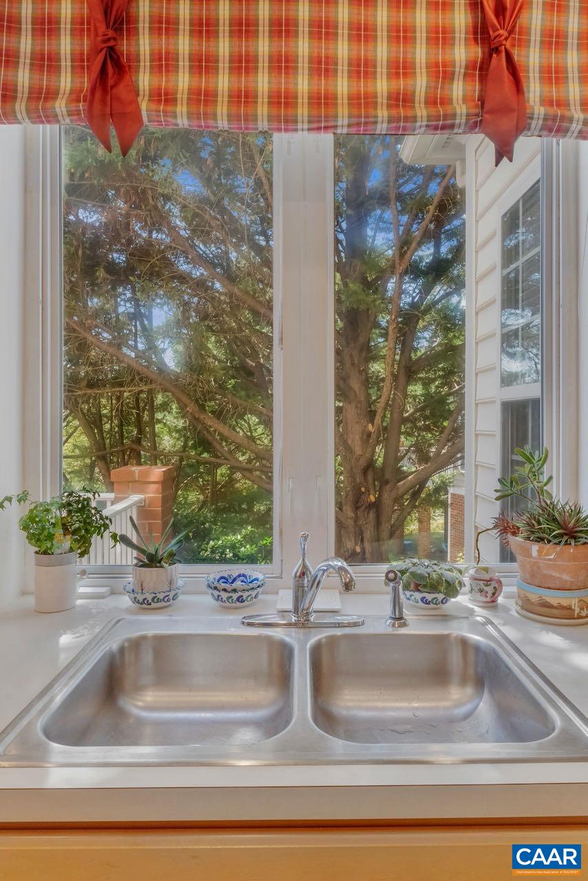 1102 COURTYARD DR