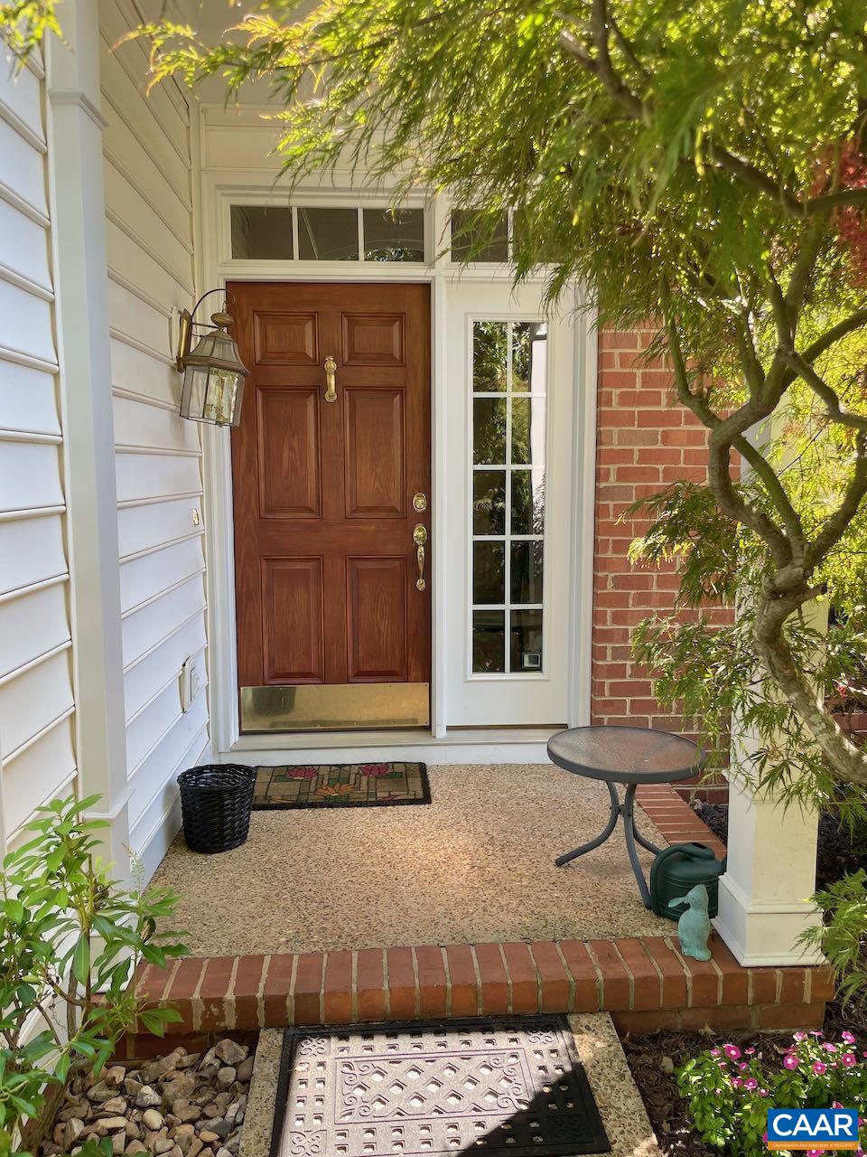1102 COURTYARD DR