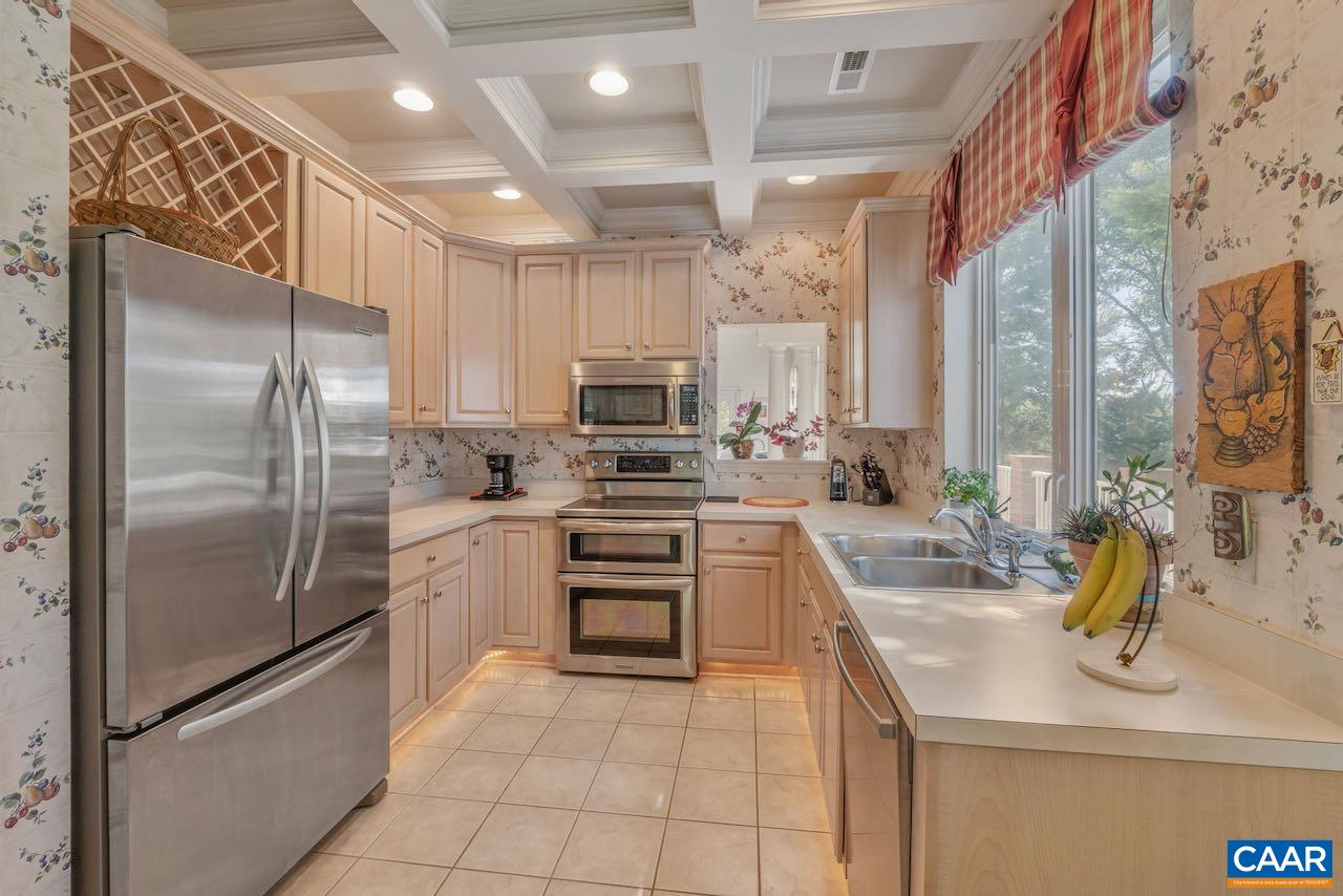 1102 COURTYARD DR