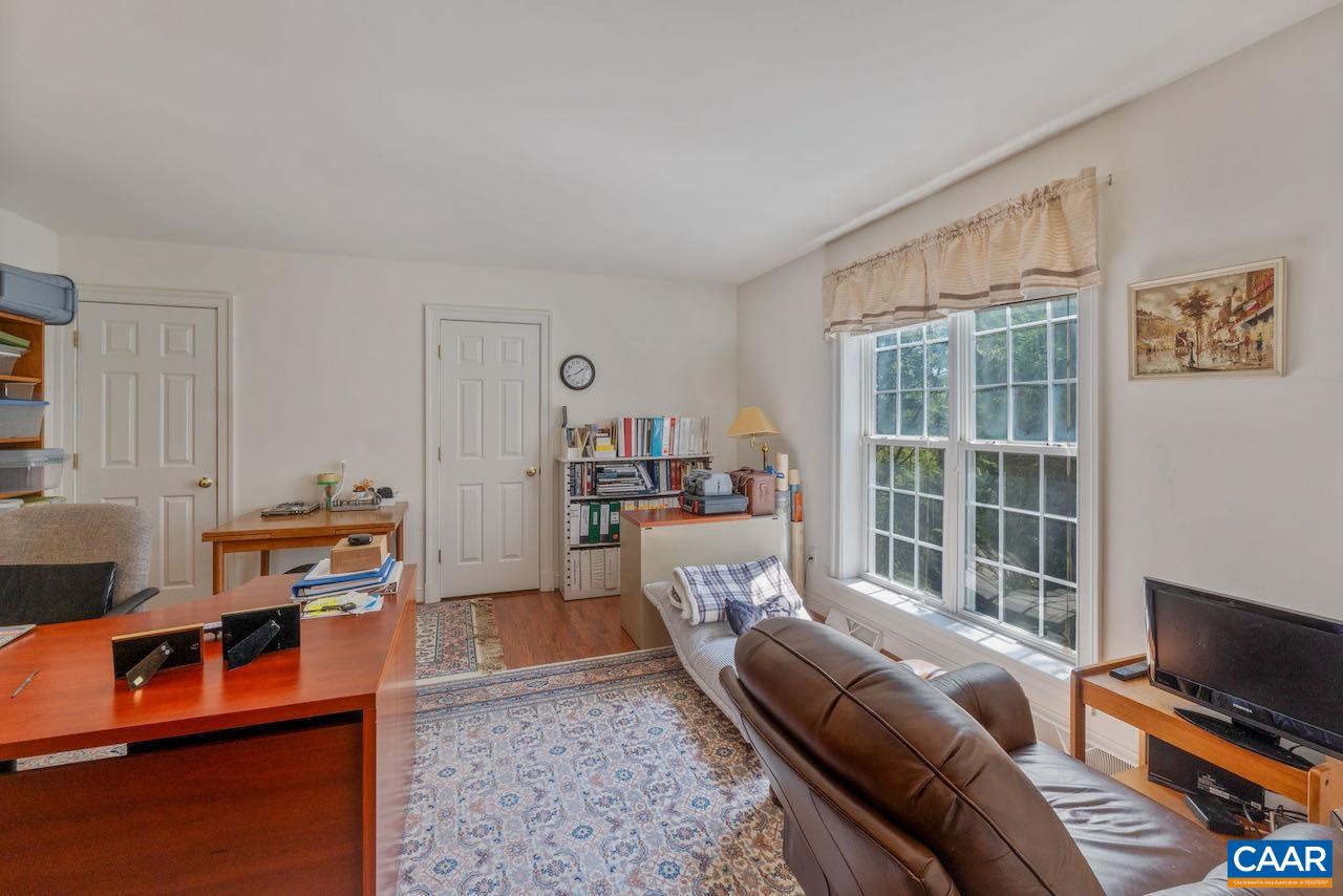 1102 COURTYARD DR
