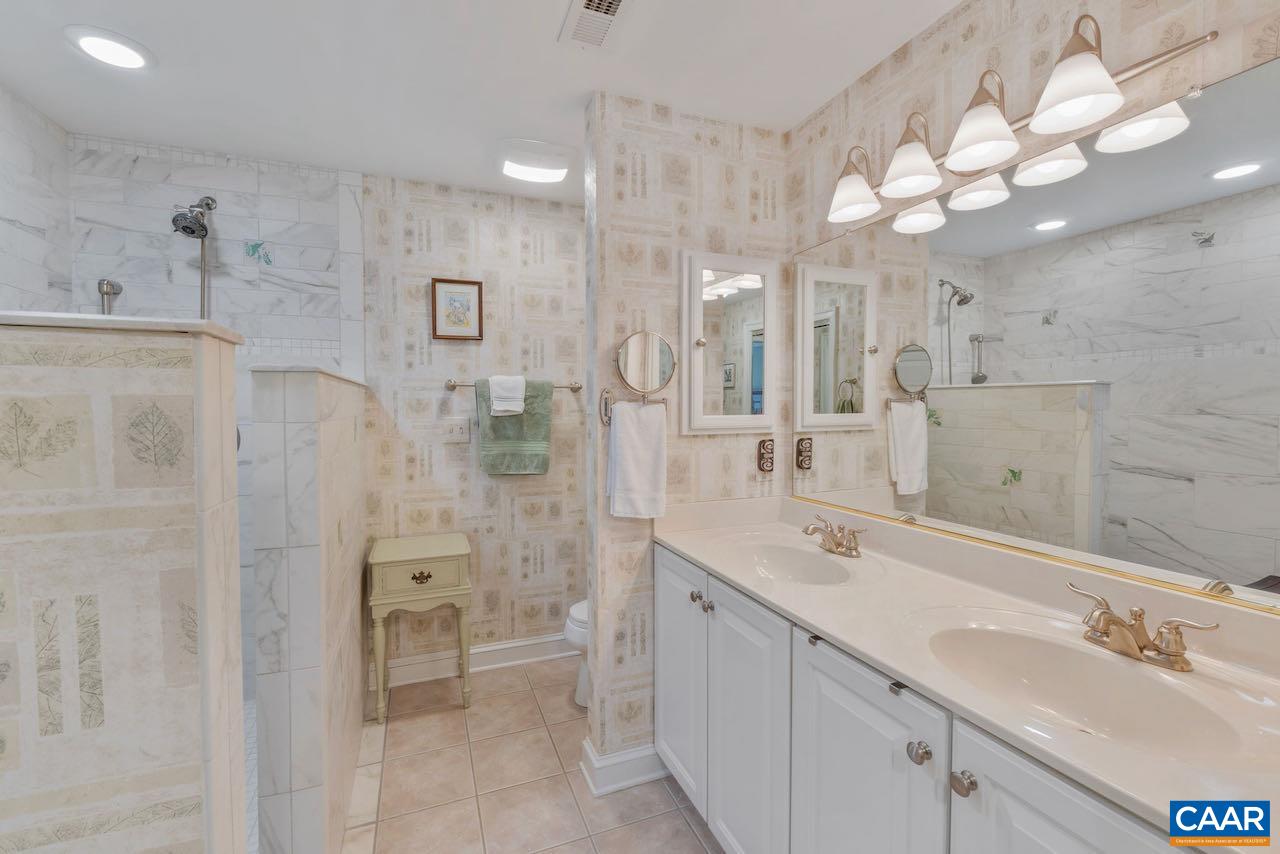 1102 COURTYARD DR