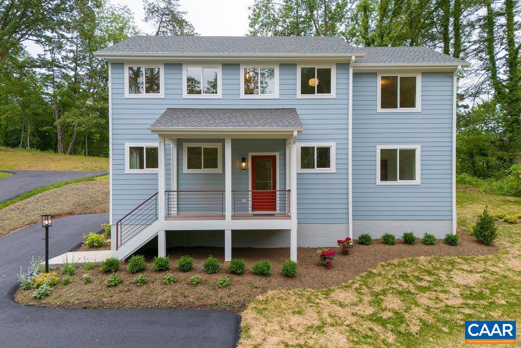 106 BUCKINGHAM CIR
