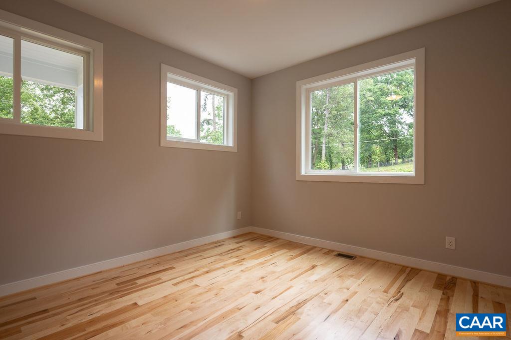 106 BUCKINGHAM CIR