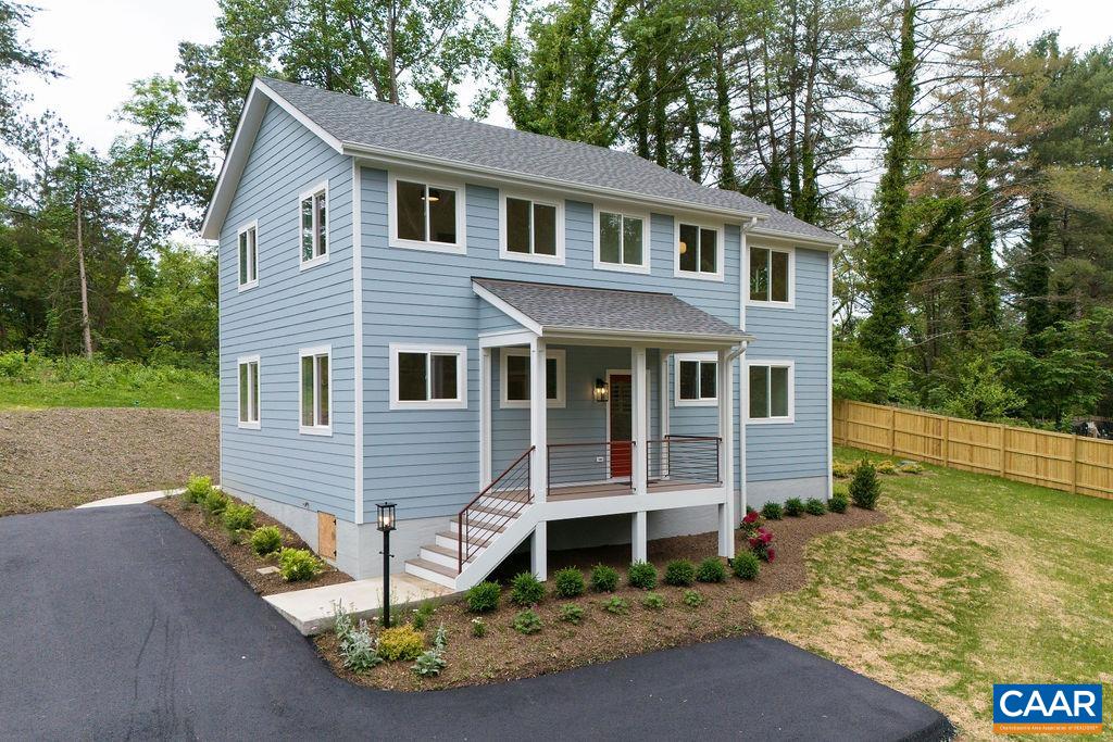 106 BUCKINGHAM CIR