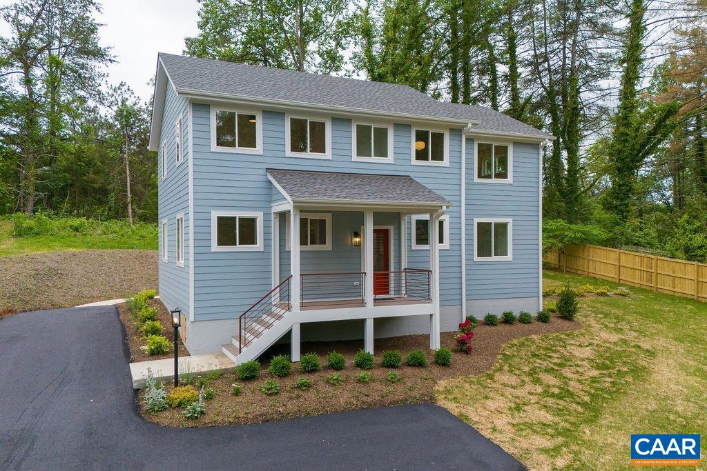 106 BUCKINGHAM CIR